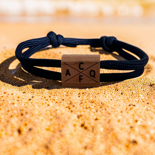 Personalisiertes Segeltau Armband mit Holzschieber nachtblau