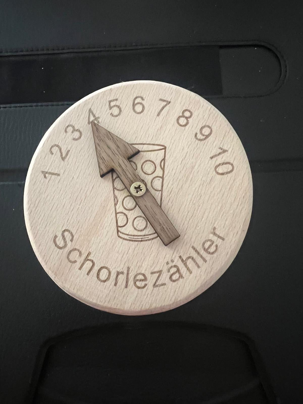 Personalisierte Trinkglasabdeckung aus Holz, Schorlezähler